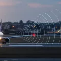 Mitigazione del rumore aeroportuale e rotte antirumore: strategie, tecnologie e buone pratiche
