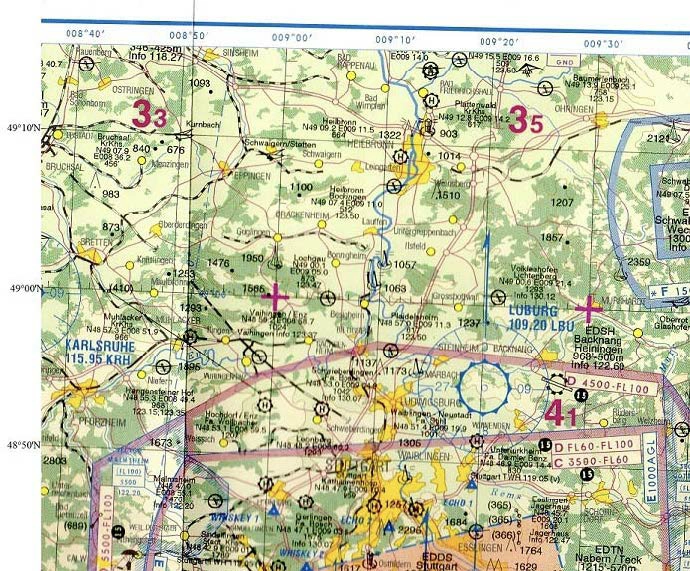 Planificación y Supervisión del Vuelo - ¿Qué ayuda a la navegación se encuentra en la posición 48°55'N, 009°20'E?