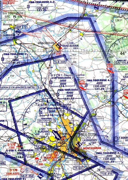Navigation - (Pour cette question, utilisez l'annexe 061-3264) 
 
Vous survolez l'aérodrome de Montauban à une altitude de 5000 ft. Vous êtes dans un espace aérien de classe: