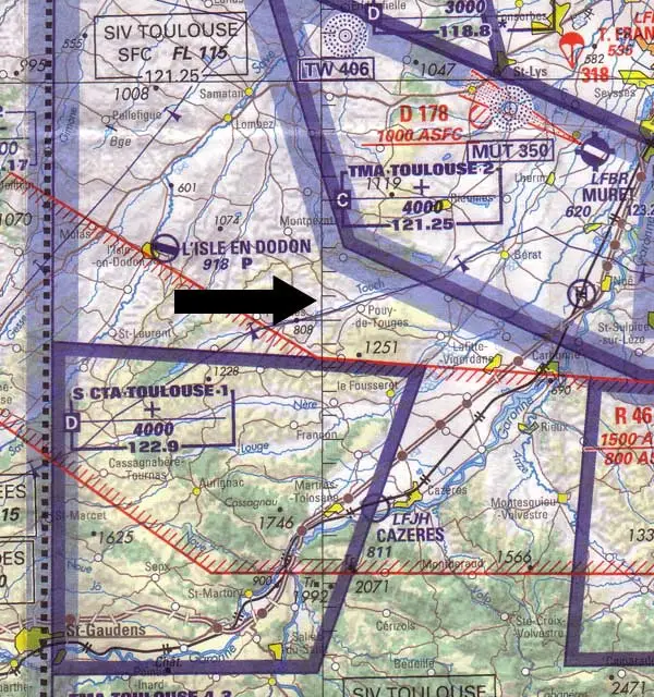 Navigation - (Pour cette question, utilisez l'annexe 061-3269) 
La ligne noire indiquée par la flèche représente: