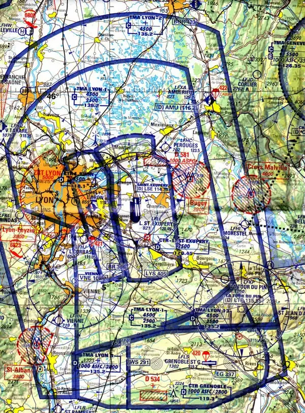 Navigation - (Pour cette question, utilisez l'annexe 010-5392). 
Vous passez au-dessus du terrain de PEROUGES (LFHC) à 4000 ft QNH. Vous apercevez un avion de ligne en IFR au même niveau et qui converge vers vous. Dans ce type d'espace: