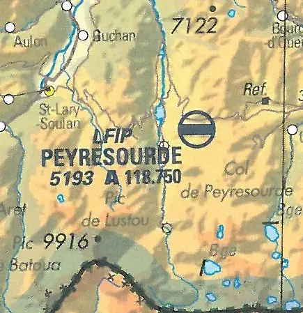 Sur la carte au 1/500 000ème en annexe, la lettre A située sous le nom de l'aérodrome signifie: Navigation - Sur la carte au 1/500 000ème en annexe, la lettre A située sous le nom de l'aérodrome signifie: